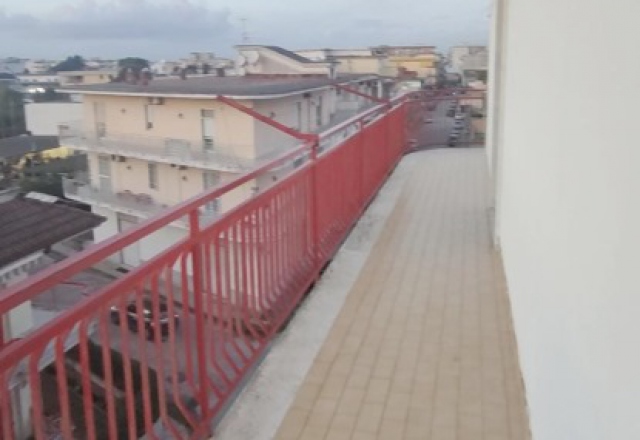 Appartamento di  3 Vani +Acc.ri con ampia balconata angolare